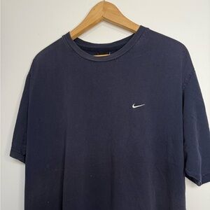 Vintage Nike Men's Navy Blue T-Shirt 1990’s